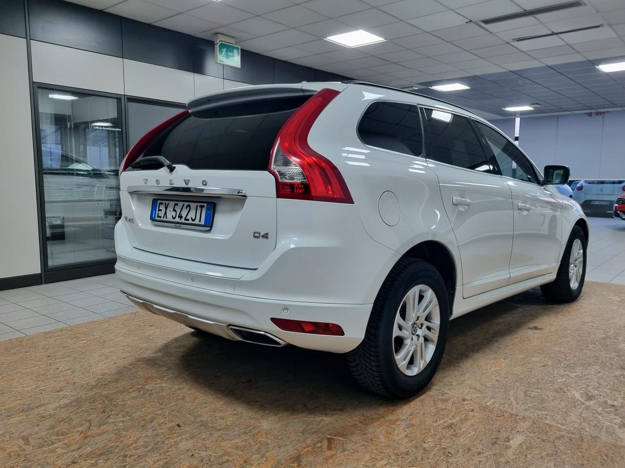 VOLVO XC60 D4 GEATRONIC MOMENTUM 181CV