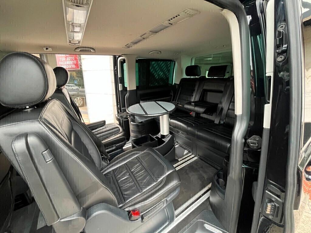 Volkswagen Multivan 2.0TDI T6.1 Highline 150cv dsg 7p