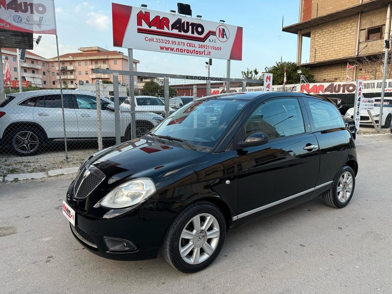 Lancia Ypsilon 1.3 MJT 90 CV Platino