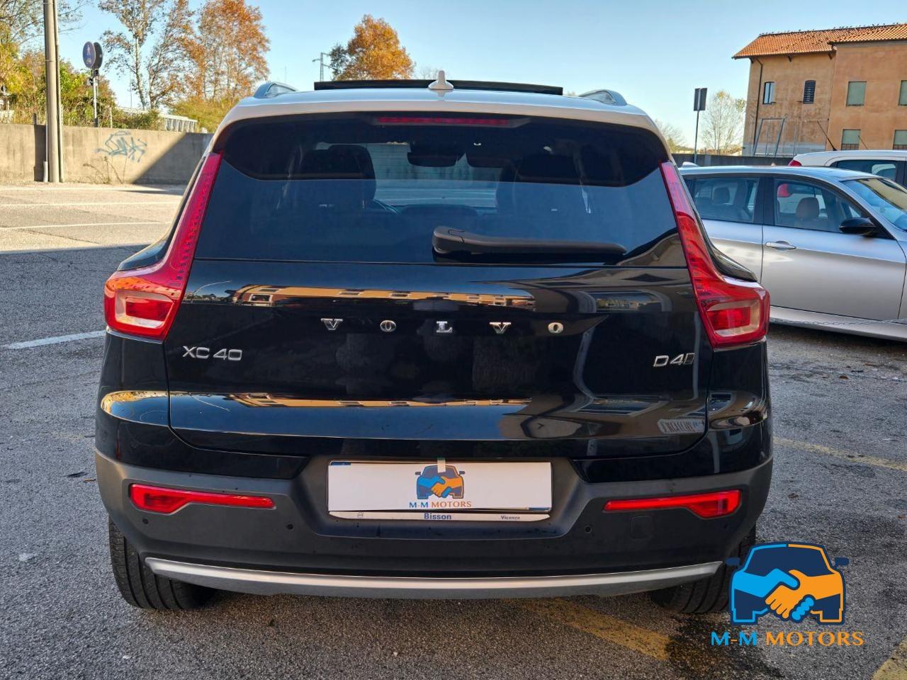 VOLVO XC40 D4 AWD Geartronic Momentum