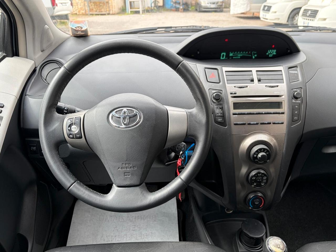 Toyota Yaris 1.0 5 porte Now 12 MESI DI GARANZIA