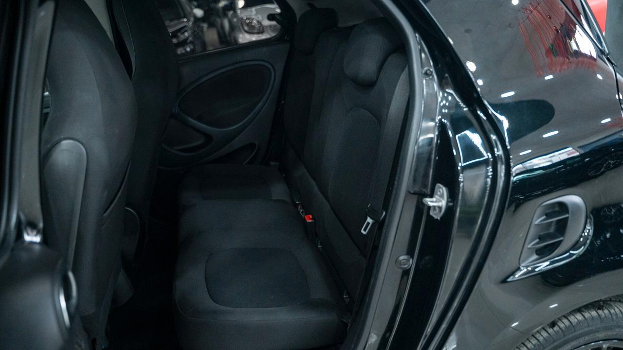 Smart ForFour 1.0 SUPERPASSION 71 CV TWINAMIC AUTO 16" LED FULL OPTIONAL