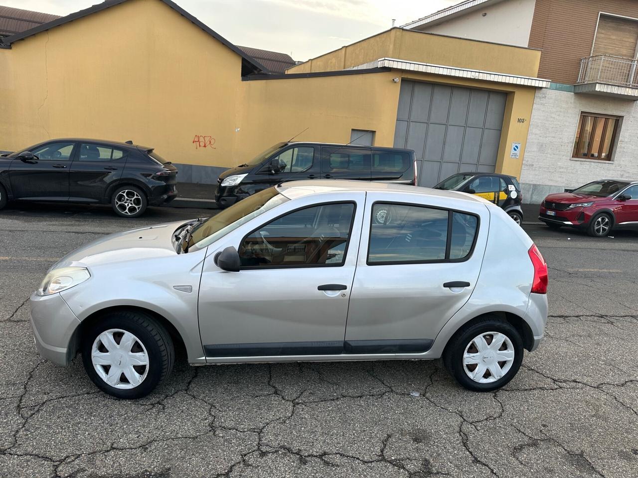 Dacia Sandero 1.2 16V GPL 75CV