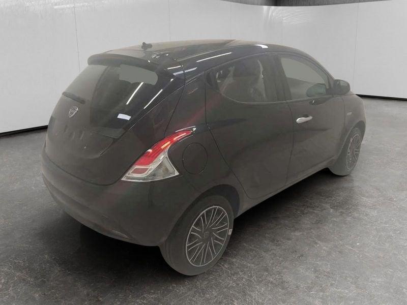 Lancia Ypsilon 1.0 firefly hybrid Platino s&s 70cv
