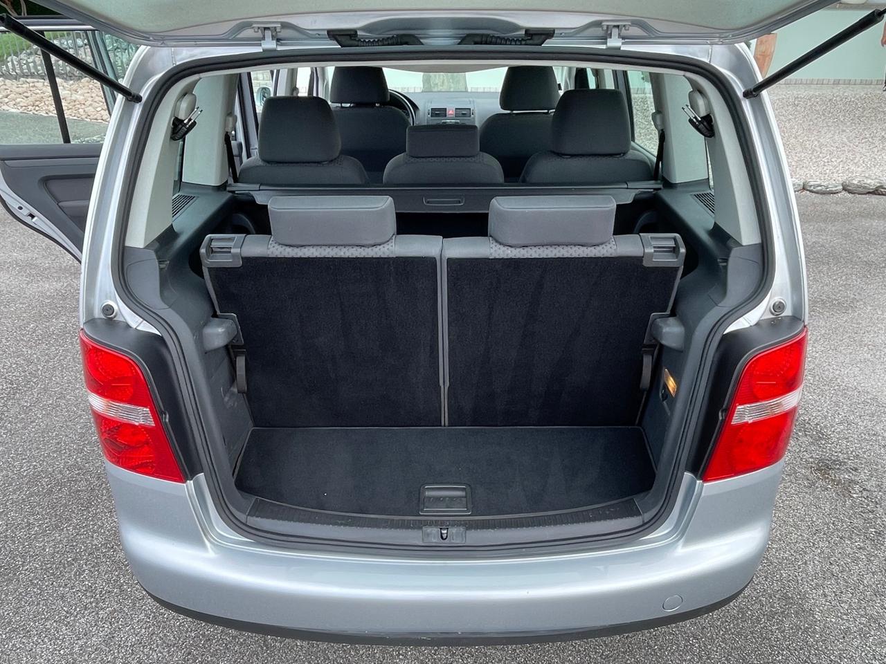 Volkswagen Touran 1.9 TDI 105CV 7 POSTI