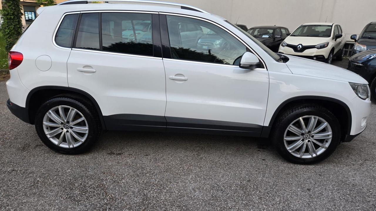 Volkswagen Tiguan 2.0 TDI DPF 4MOTION DSG Sport &