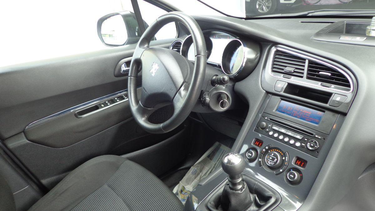 PEUGEOT 5008 1.6 HDi 112 CV Active - 2011