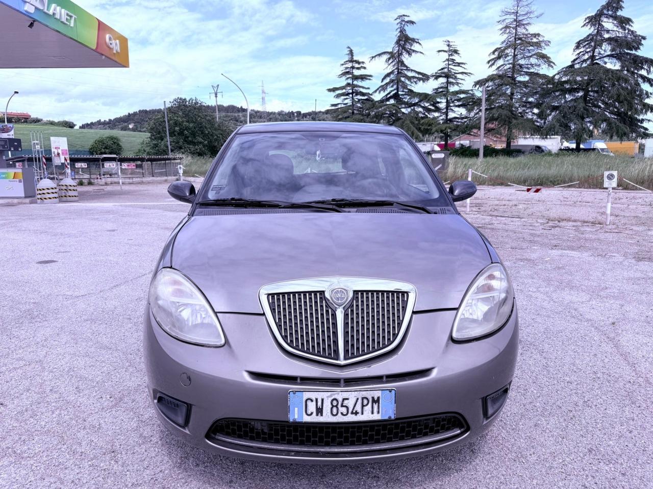 Lancia Ypsilon 1.2 benzina Ok neopatentati