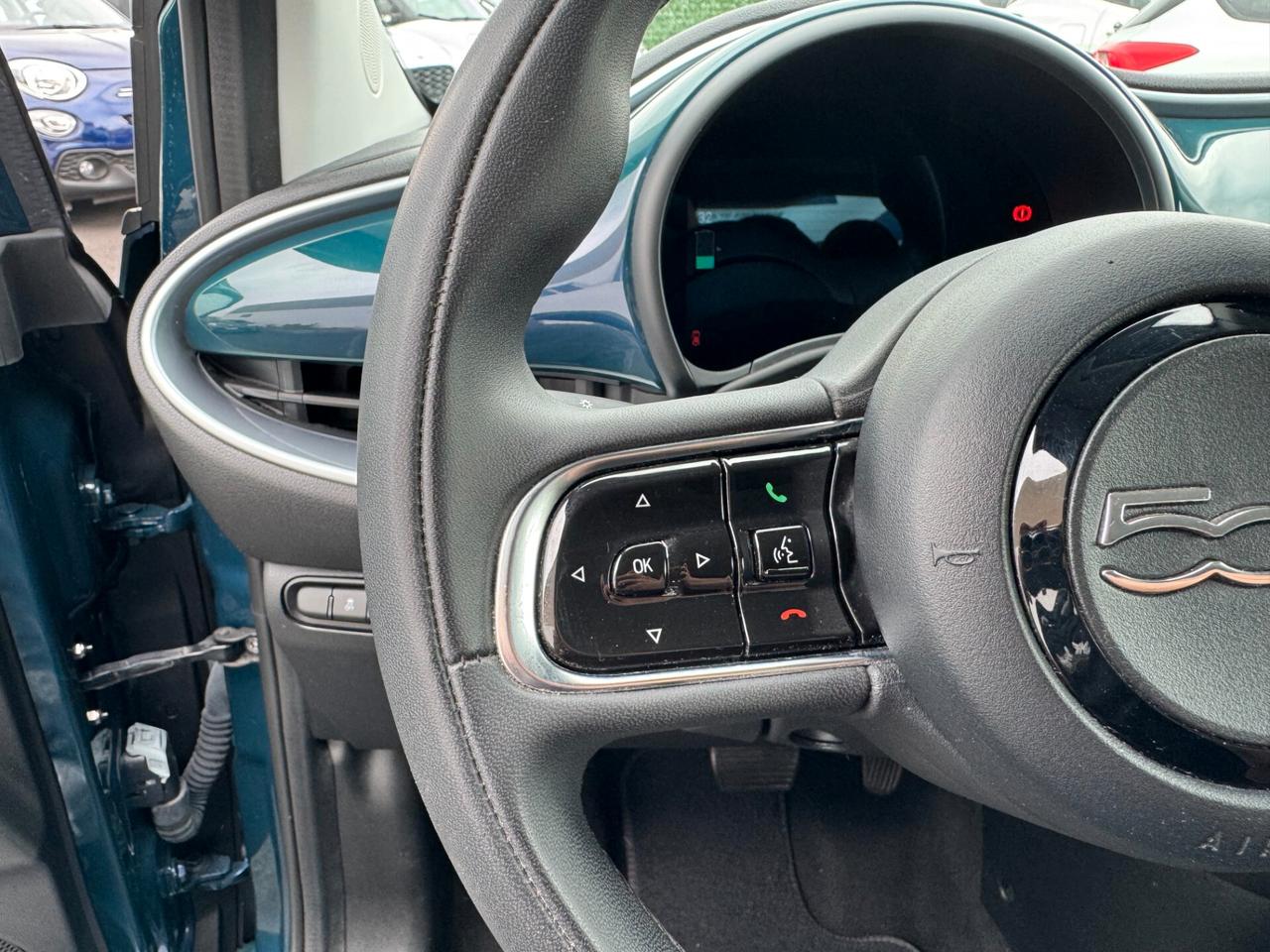 Fiat 500 500e Berlina 42 kWh La Prima