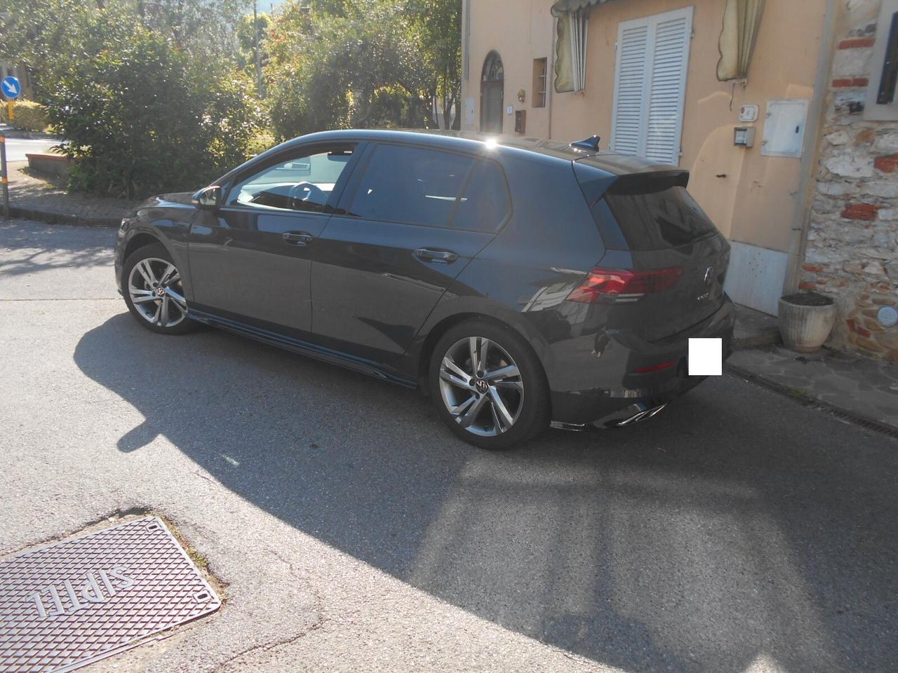 Volkswagen Golf versione R