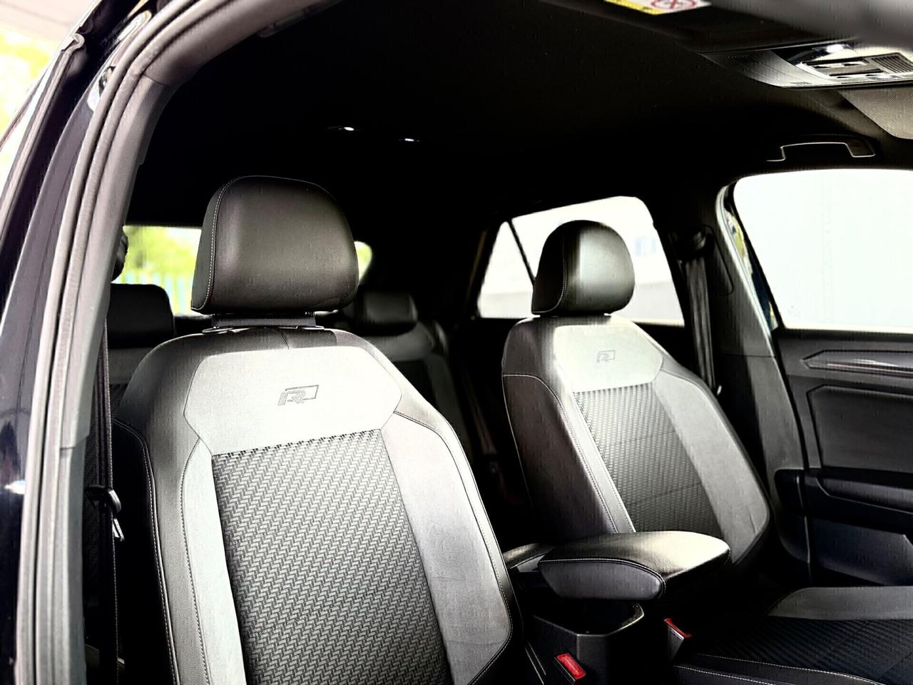 VW T-Roc 1.5 TSI R-LINE *LED*CERCHI18*SENSORI*DSG