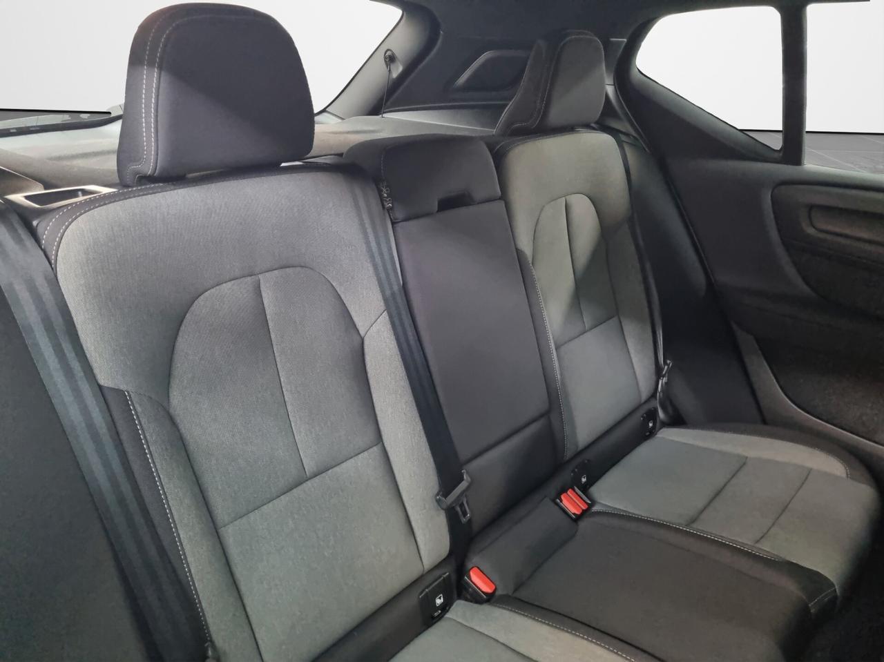 Volvo XC40 T2 Geartronic Momentum Pro AUTOCARRO N1