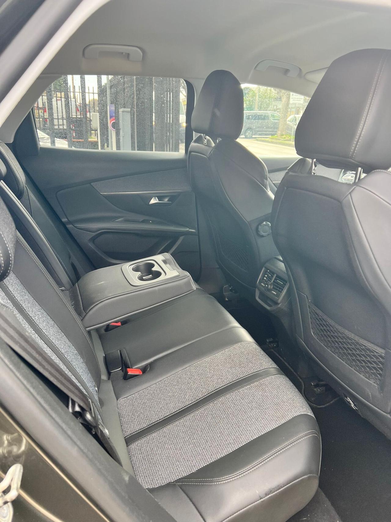 Peugeot 3008 BlueHDi 130 S&S Allure