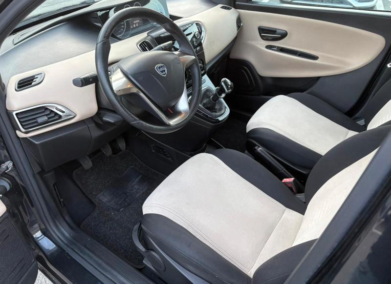 Lancia Ypsilon 5 Porte Ypsilon 1.2 8v Platinum 69cv