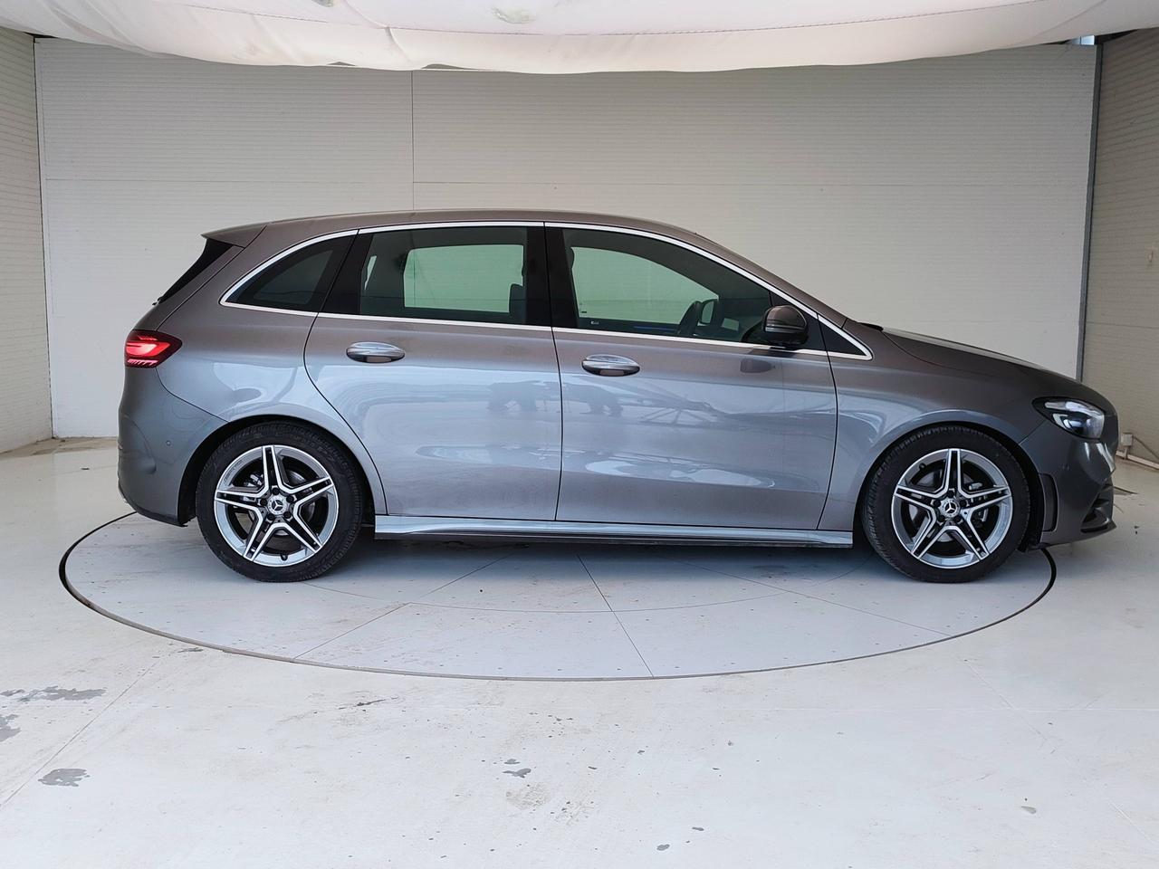 Mercedes-Benz Classe B - W247 2023 - B 180 d AMG Line Advanced Plus auto