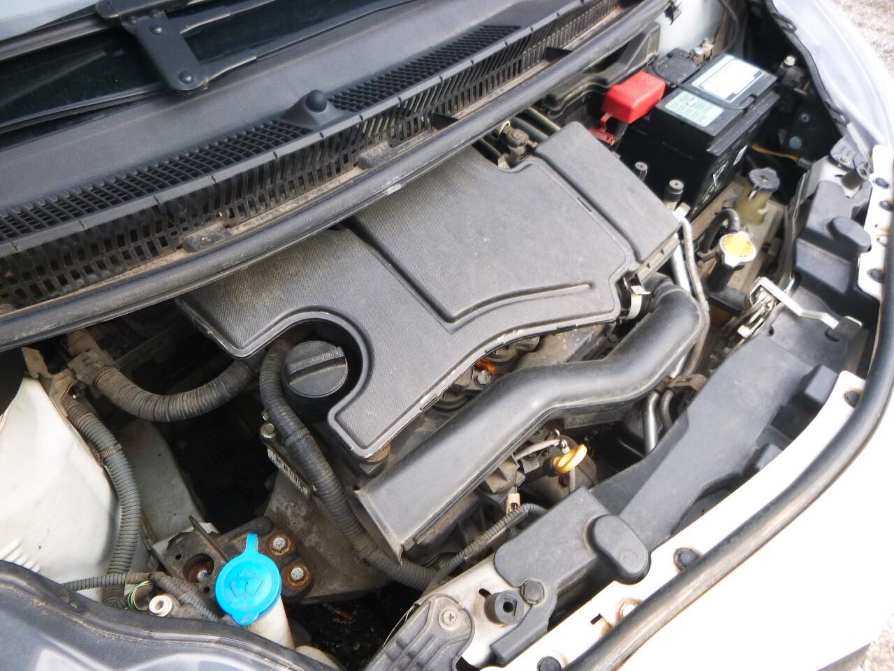 Toyota Aygo 1.0 VVT-i 69 CV 5 porte x-play MMT NEOPATENTATI