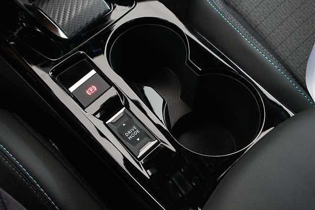 Peugeot 2008 BlueHDi 130 S&S EAT8 Allure Pack