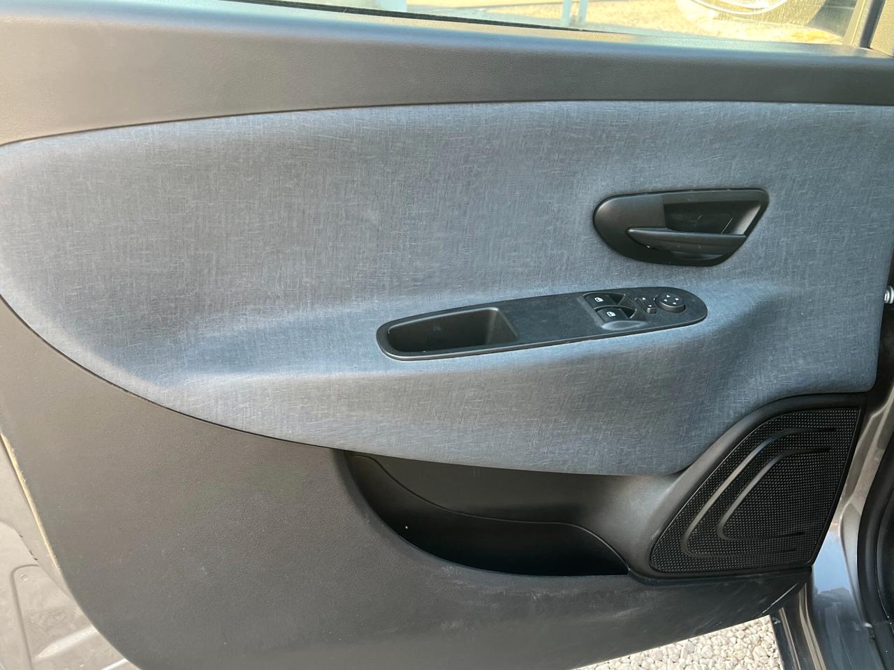 Lancia Ypsilon 1.0 IBRIDA/BENZINA 48000 KM CERTIFICATI 2023