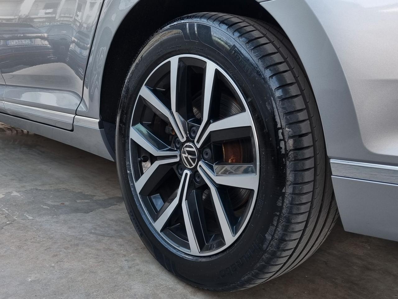 Volkswagen Passat VIII Variant 2.0 tdi Executive 200cv dsg