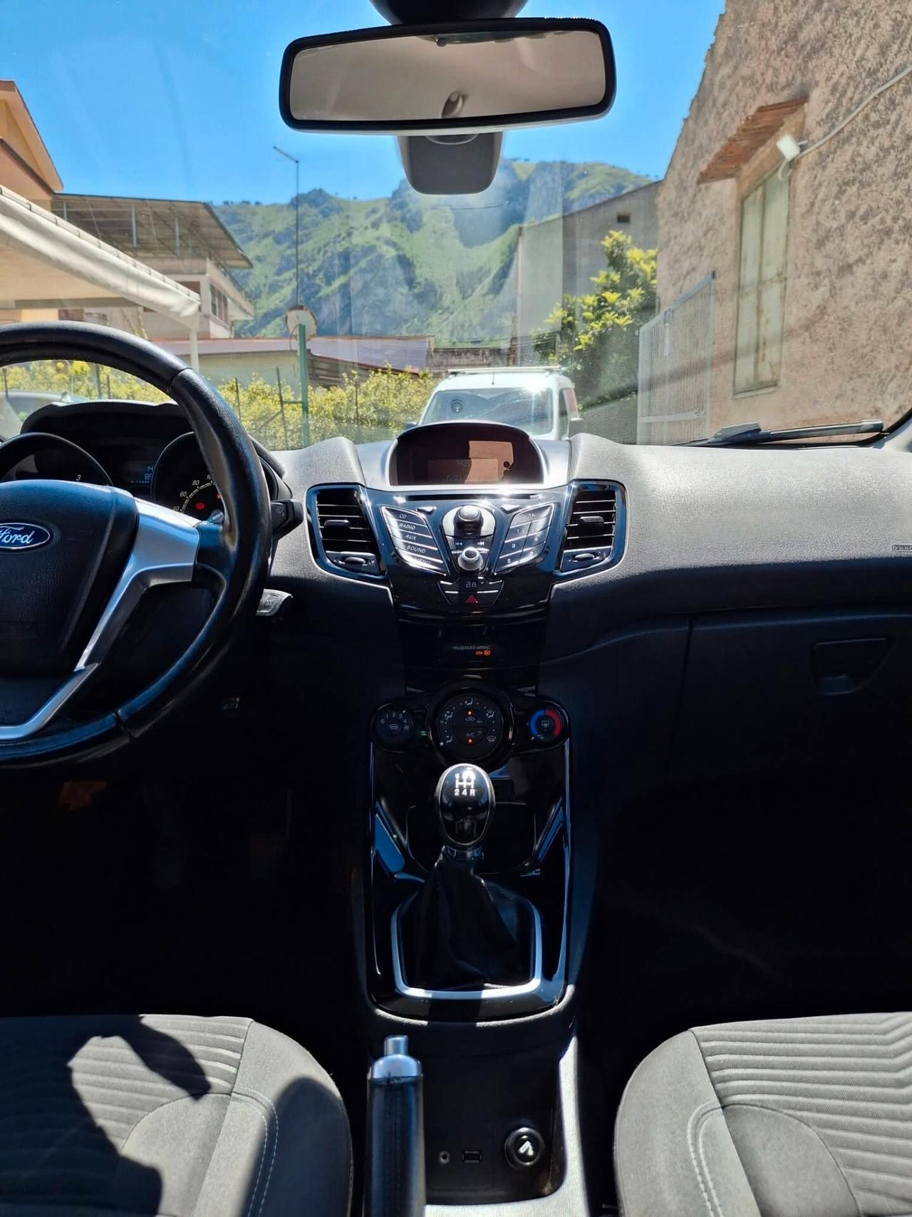 Ford Fiesta 1.5 TDCi 75CV 5 porte Titanium