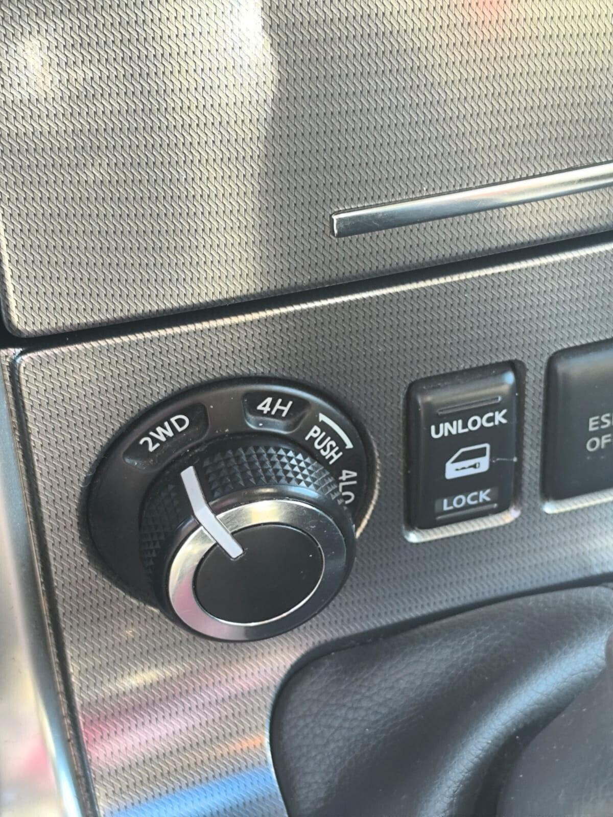 Nissan Navara 2.5 dCi 190CV Double Cab 2012