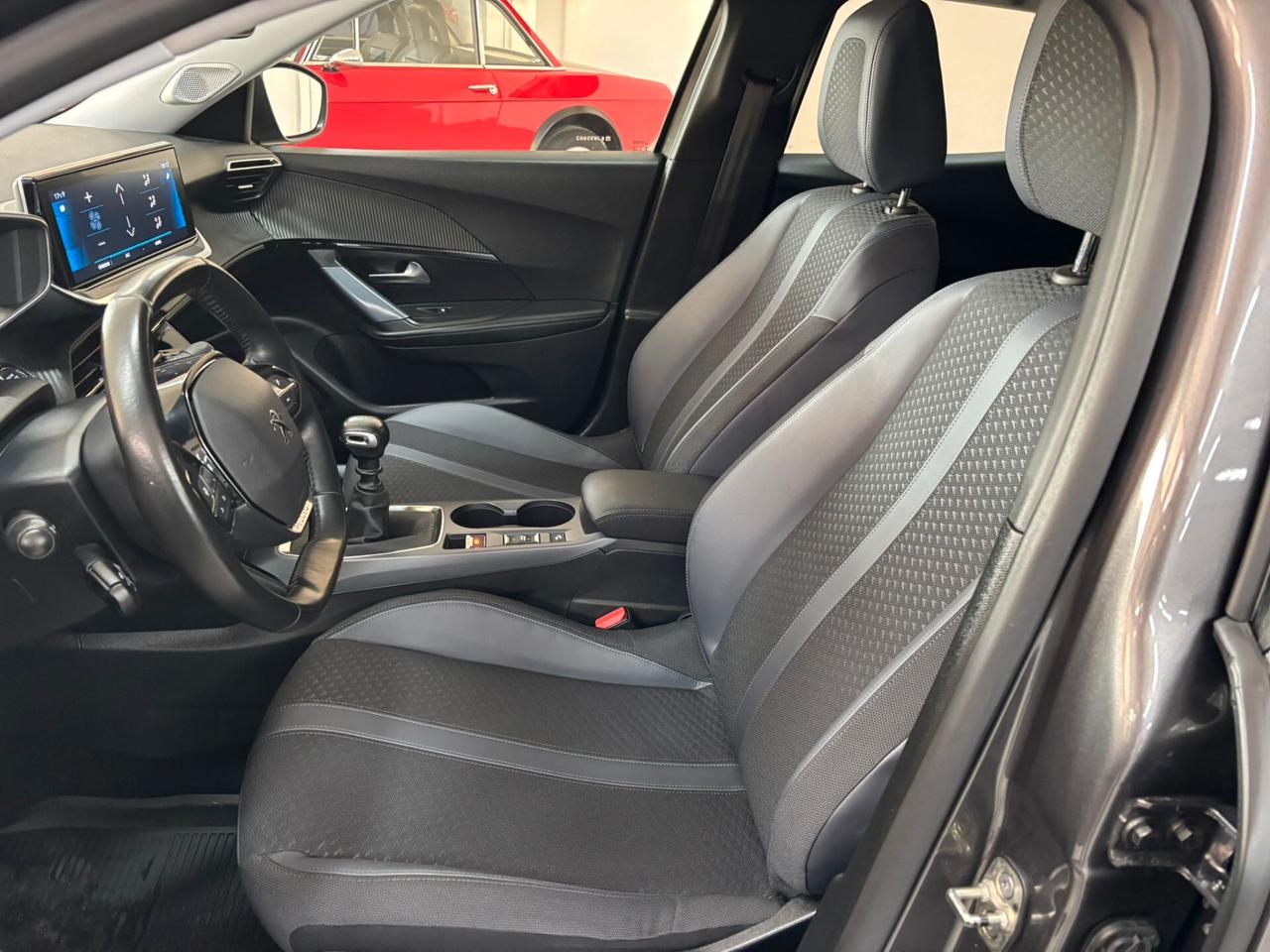 Peugeot 2008 PureTech 130 S&S Allure Navi Pack
