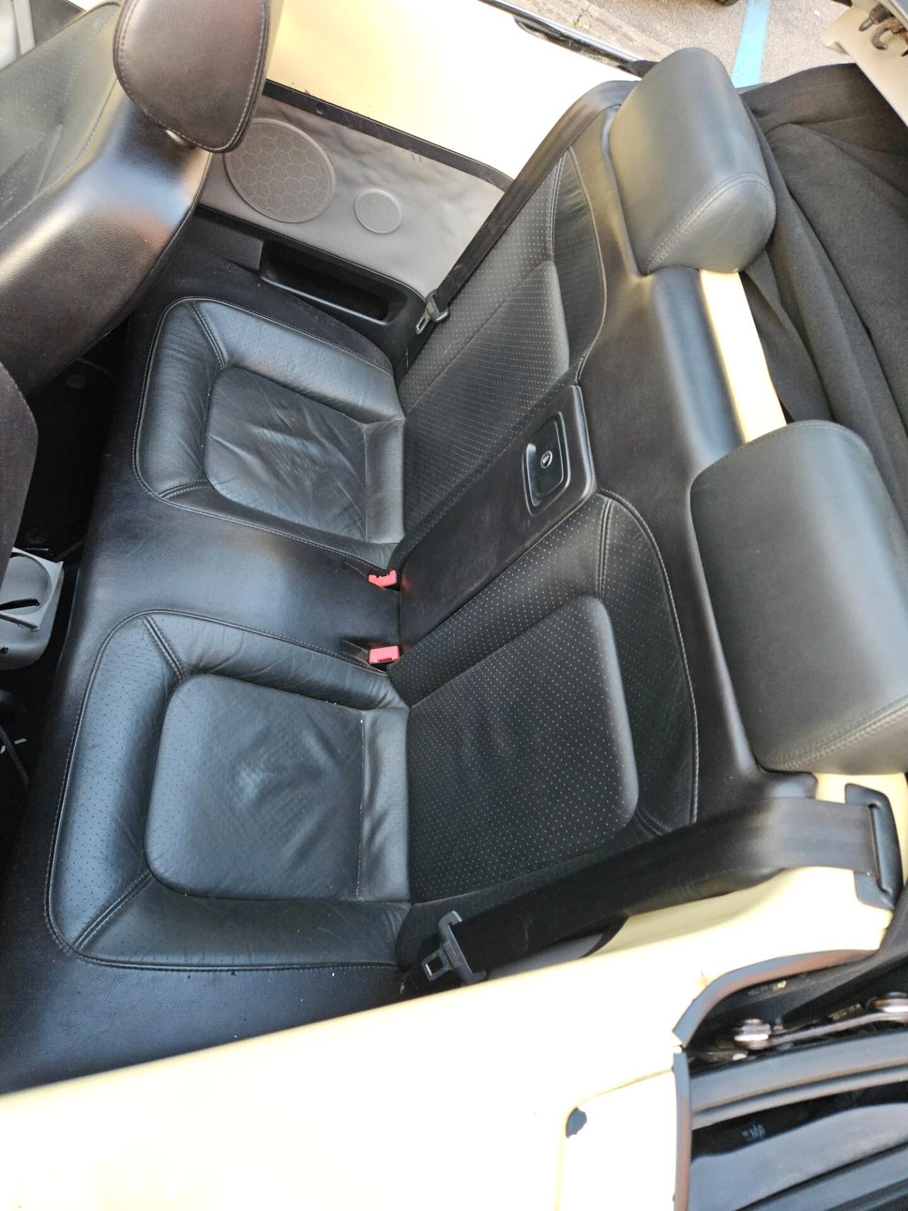 Volkswagen New Beetle 2.0 Cabrio Automatica