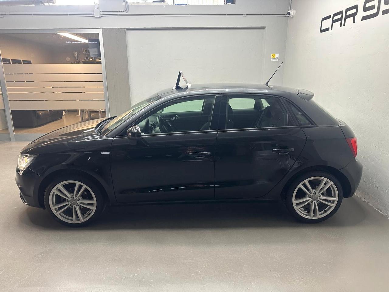 Audi A1 1.6 TDI S line edition plus