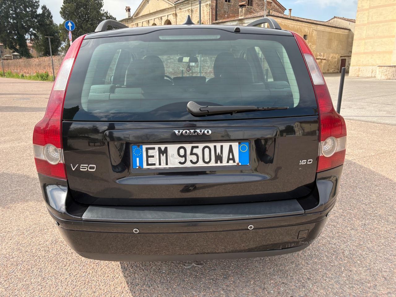 Volvo V50 D anno 2012 pronta a uso ok neo patentati