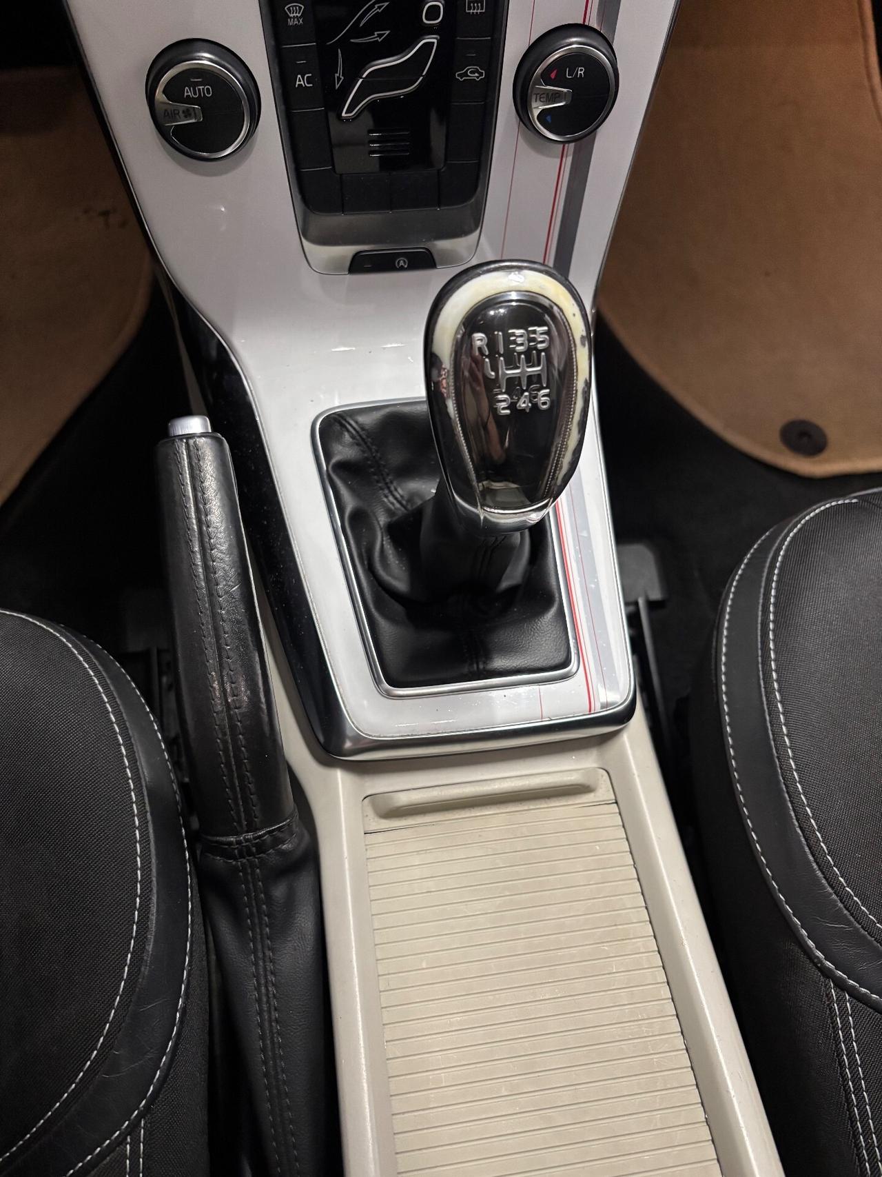 Volvo V40 D2 1.6 |INTERNI B-COLOR|TETTO|