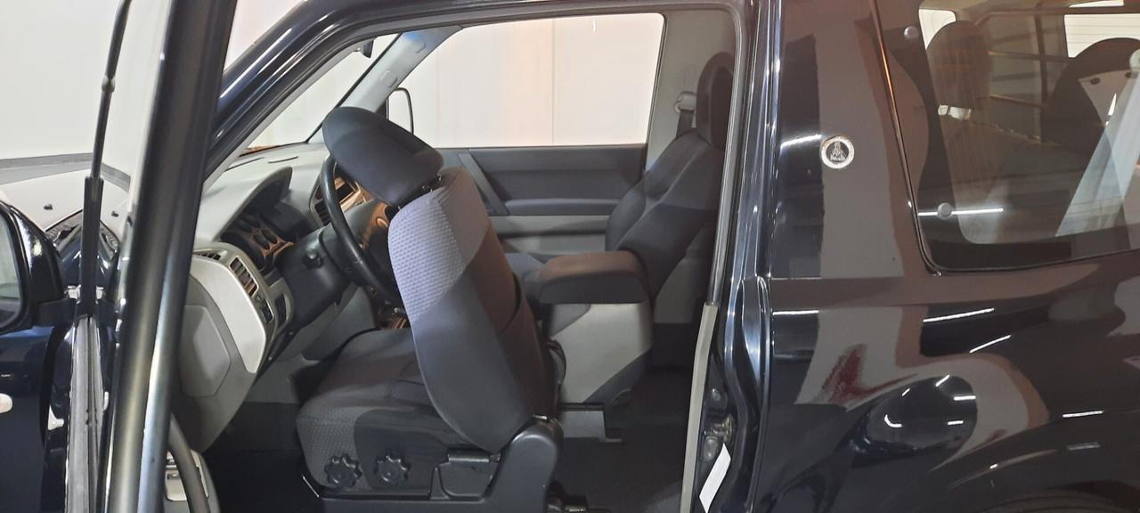 Mitsubishi Pajero 3.2 16V DI-D 3p. aut. Intense