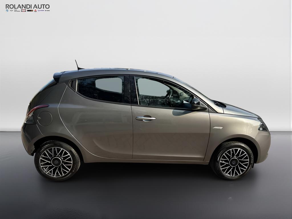 Lancia Ypsilon 1.0 FireFly Hybrid Oro