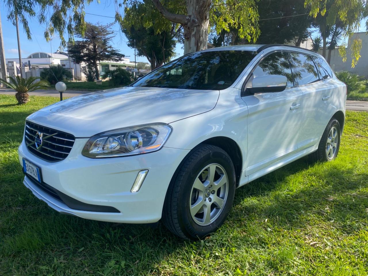 Volvo XC 60 XC60 D5 AWD Geartronic Momentum