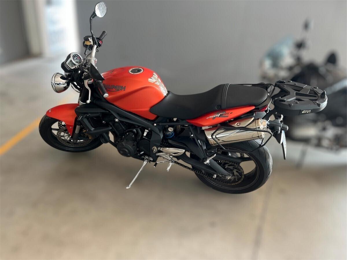 MOTO Triumph Motorcycles limited STREET TRIPLE R