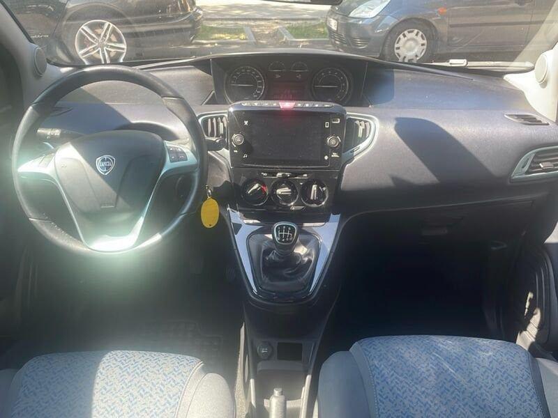 Lancia Ypsilon 1.0 FireFly 70cv Hybrid Gold