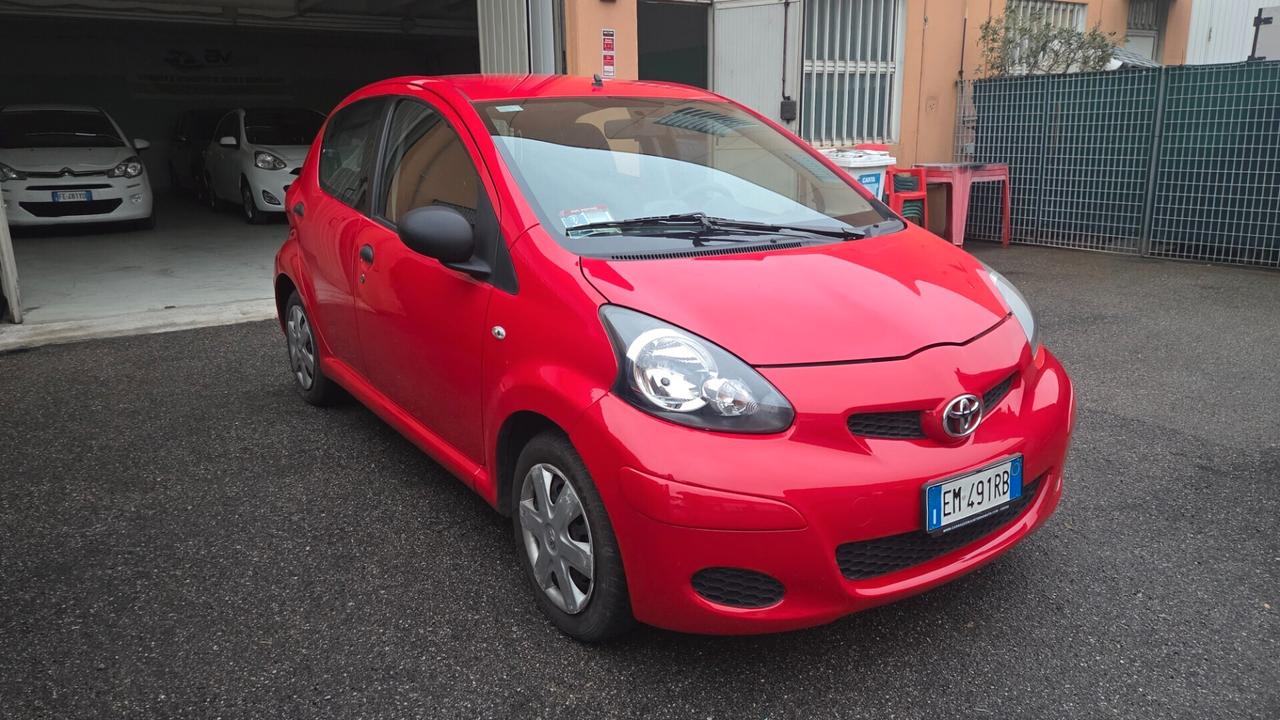 Toyota Aygo 1.0 12V VVT-i 5 porte Sol Connect