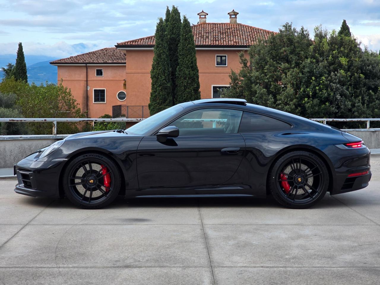 Porsche 992 Carrera 4 GTS Matrix, BOSE, Tetto