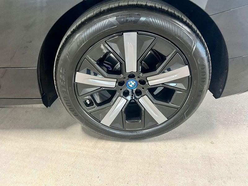 BMW iX i20 2021 xdrive50 pacchetto sportivo