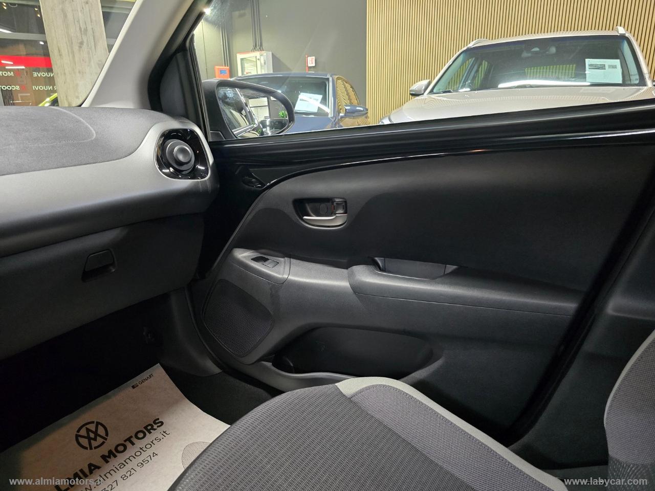 TOYOTA Aygo Connect 1.0 VVT-i 72 CV 5p. x-play