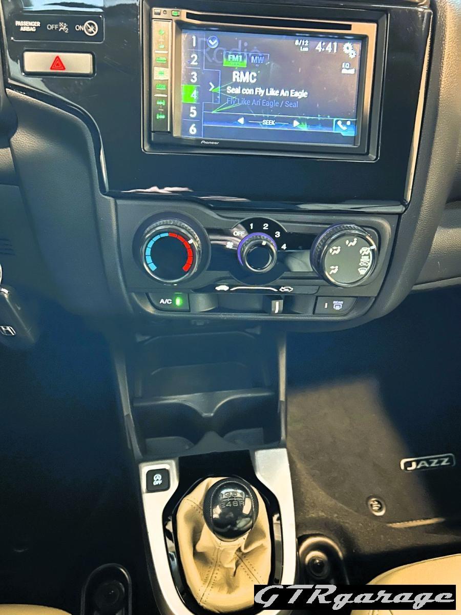 HONDA Jazz 1.3 Trend solo 40000km