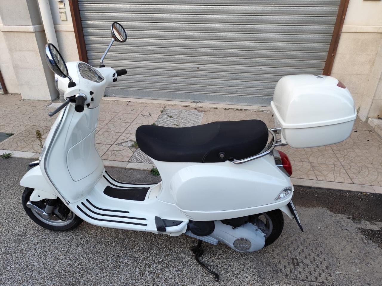 Piaggio Vespa 125 LX 2013