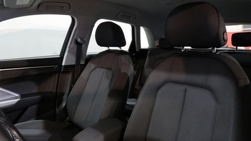 Audi Q3 2.0 35 TDI S Tronic Business #NAVI#CARPLAY#