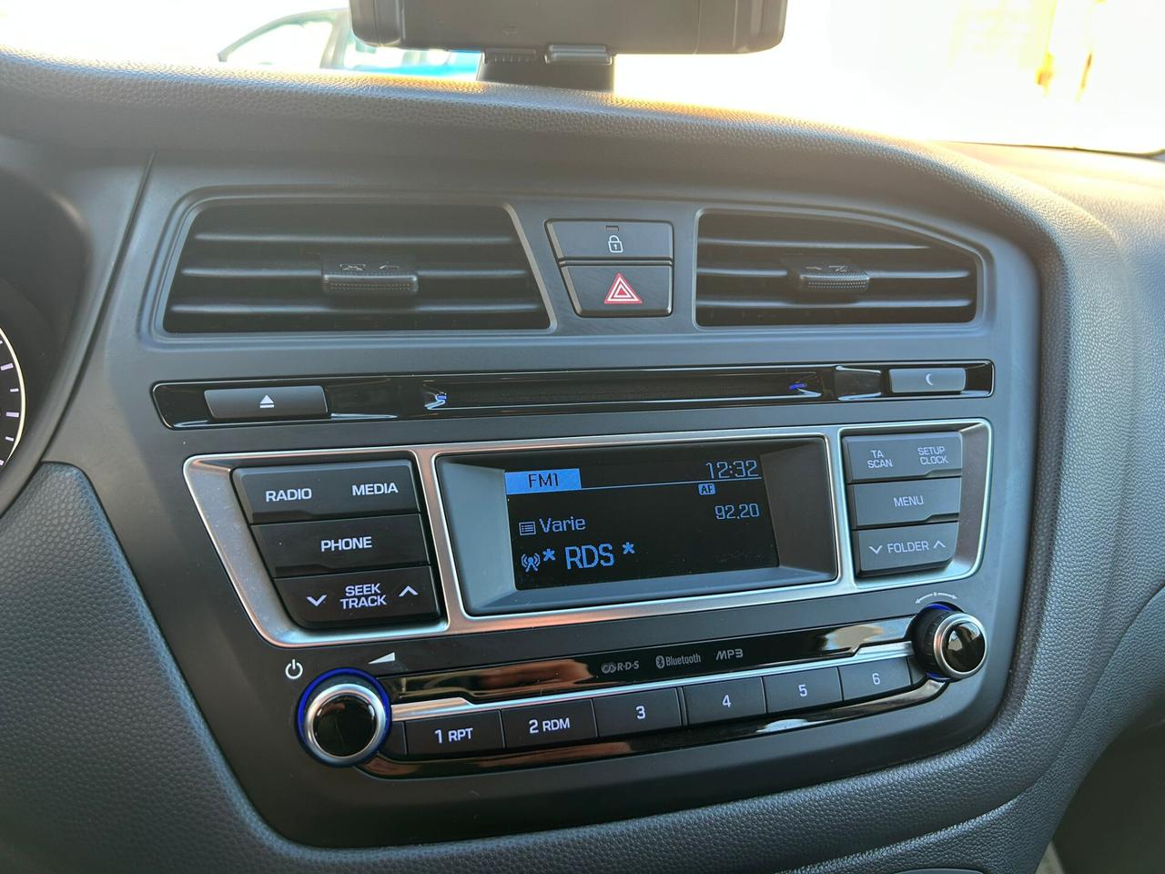 Hyundai i20 1.2 84 Cv STYLE LED-2015