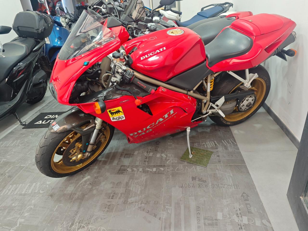 Ducati 748 s
