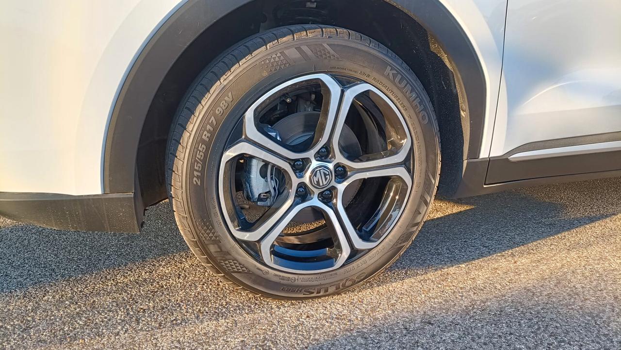 NUOVA Mg ZS 1.5 MT Standard 2025