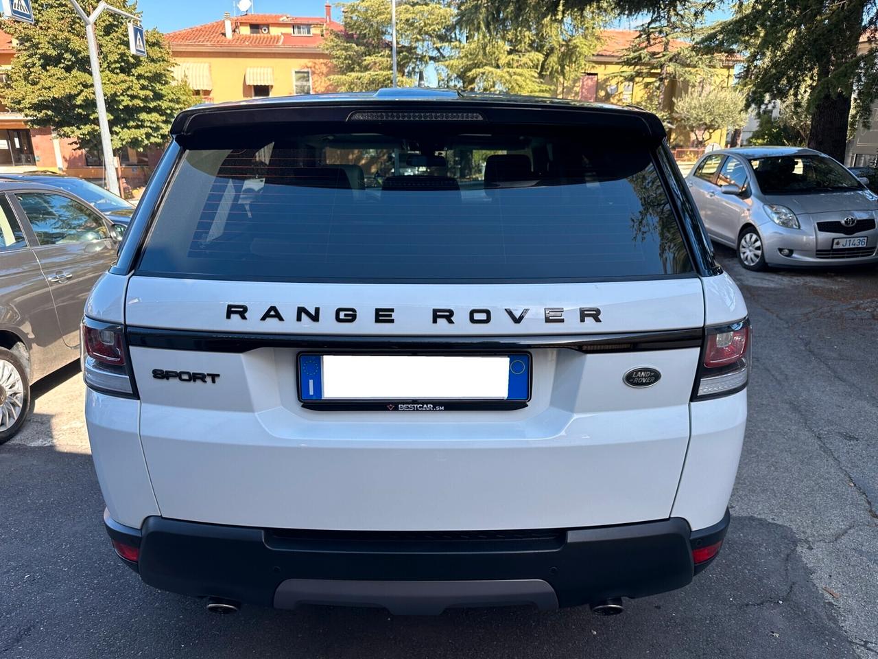 Land Rover Range Rover Sport Range Rover Sport 3.0 TDV6 HSE Dynamic PANORAMA / R22 / AIR SUSPENSION