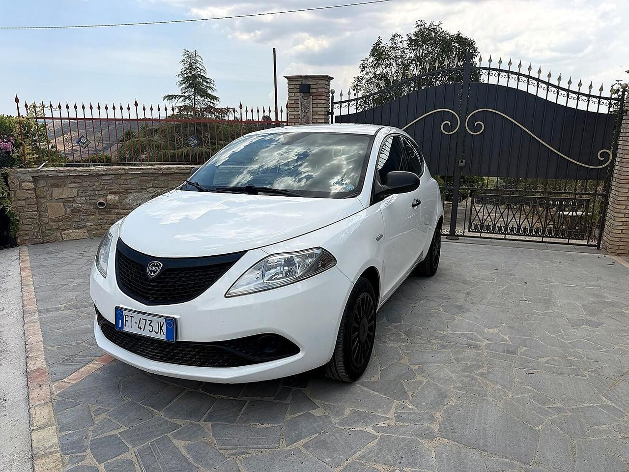 Lancia Ypsilon 1.2 69 CV 5 porte GPL Ecochic Elefantino Blu