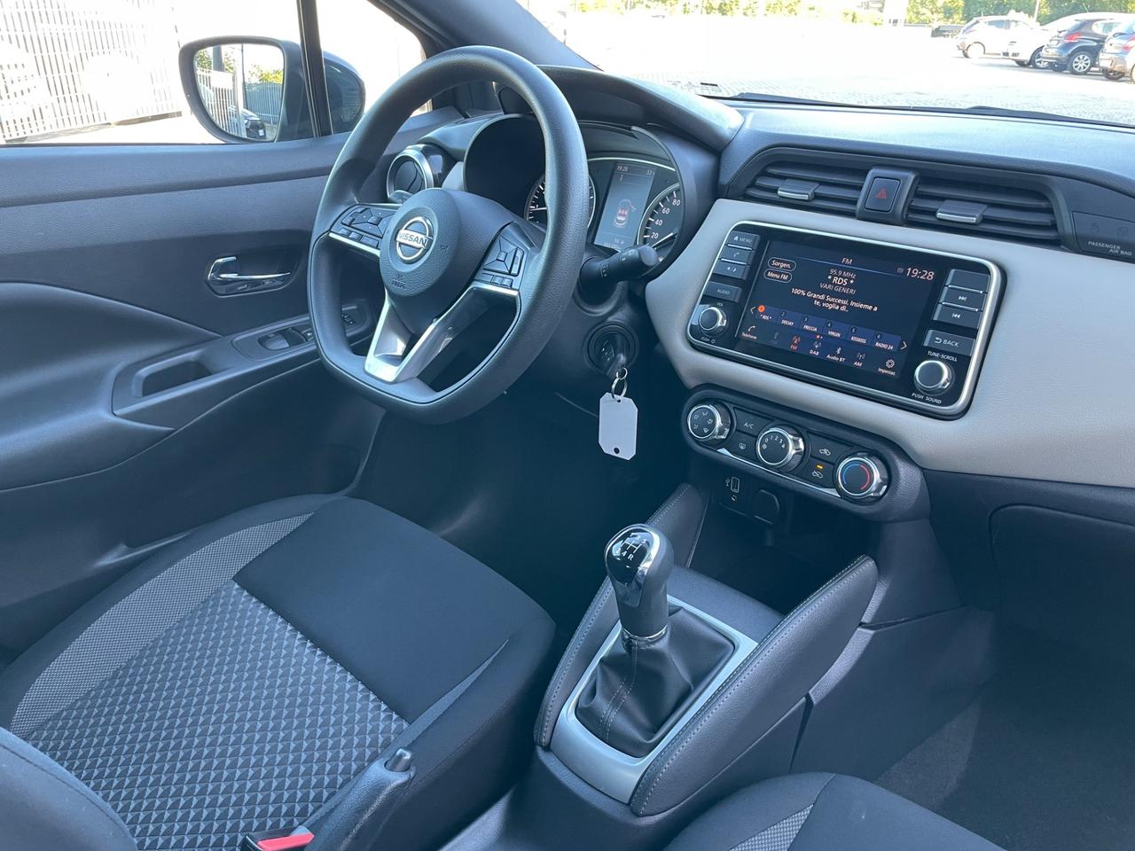 Nissan Micra IG-T 100 5 porte N-Connecta