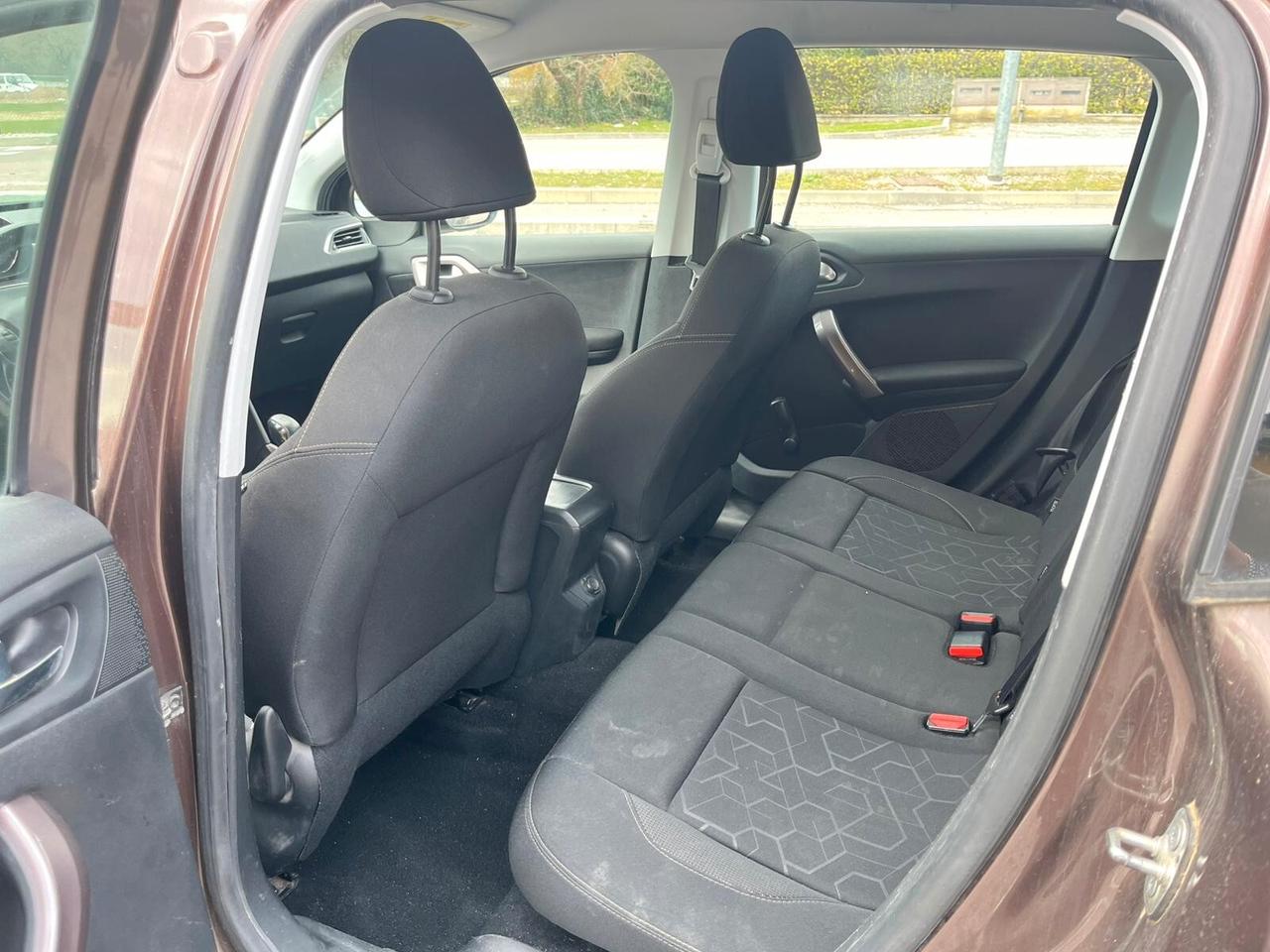 Peugeot 2008 1.4 HDi - 2015