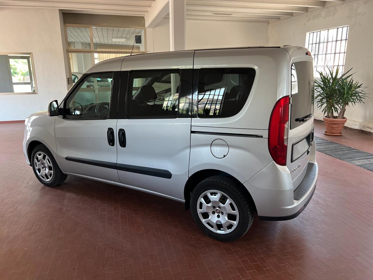 Fiat Doblo 1.6 MJT 120CV PC Combi N1 Autocarro 5 posti